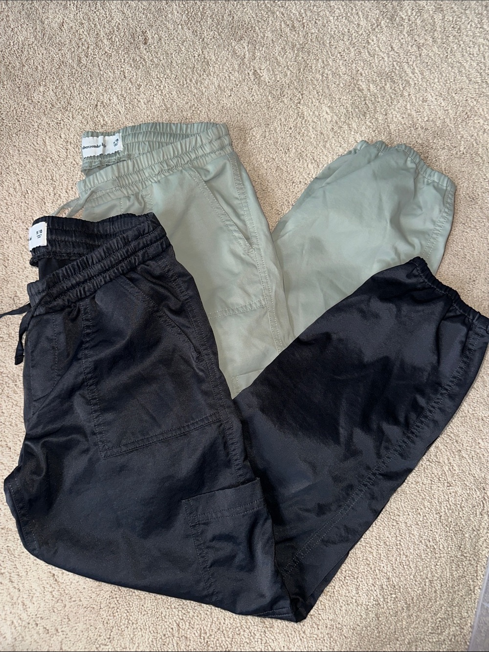Abercrombie Kids girls Elastic-Waist Jogger Pants - Black and Sage 9/10 set of 2